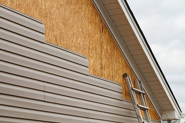 Professional Siding Installation technician working in Fall City, WA